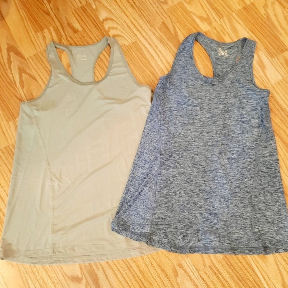 32 Degrees Tanks - Lot of 2- NWT - Small